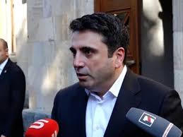 Ալիևը տանկերով գրավելու մասին չի խոսում, ասում է՝ մեքենաներով ենք գալու․ Ալեն Սիմոնյան