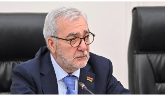 Конфликт в правящей фракции: Андраника Кочаряна 