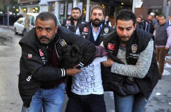 Թուրքիայում ոստիկանությունը 2 շվեդ լրագրողի է ձերբակալել