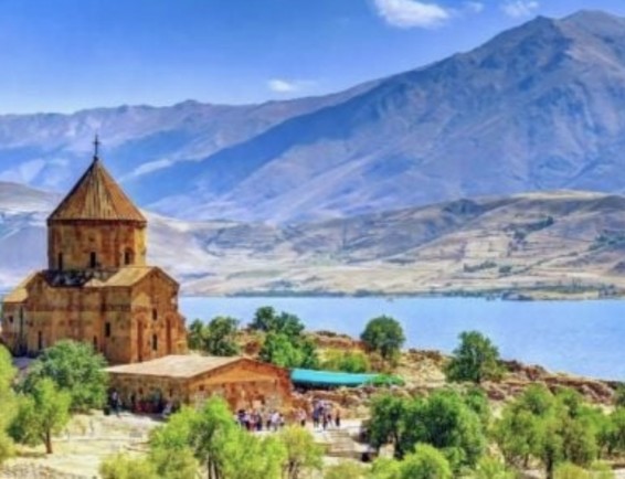 Армянские культурные ценности Вана уничтожаются