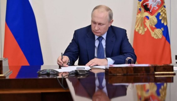 Путин подписал закон о пожизненном заключении за склонение детей к диверсиям