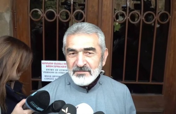 Աբրահամ Սրբազանը չի կարողացել «շատ ճոխ ջիպ» գնել, հինգ տարվա հնության է գնել