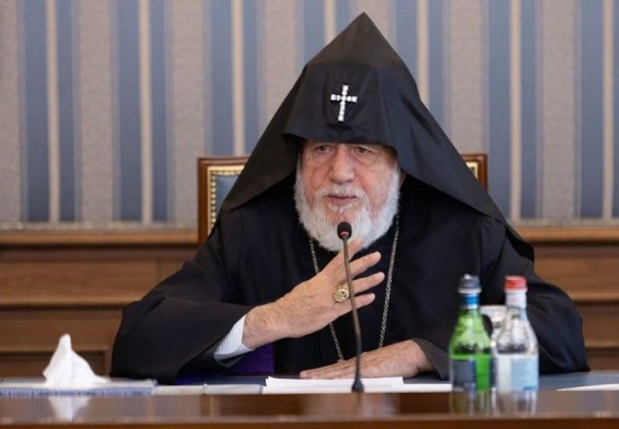 Католикос Гарегин II не покинет патриарший престол – глава канцелярии Эчмиадзина