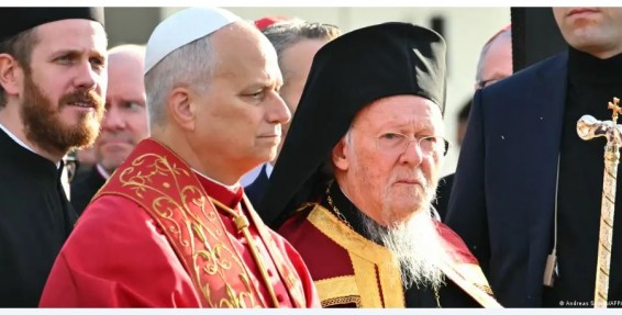 Папа римский в Турции встретился с православным патриархом