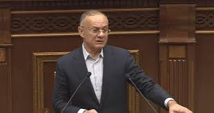 Հրամանատարը թող ստանա բարձր աշխատավարձ, բայց պետք է այնպես անել, որ իր զորքն էլ ստանա բարձր աշխատավարձ, ընդ որում, որոնք գտնվում են սահմանին. Սեյրան Օհանյան