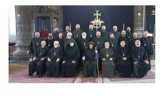 Духовенство Ширака: Если кто-либо, кроме нас, проведёт литургию, это будет означать, что собор оккупирован