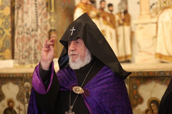 Բուլղարիայի հայց թեմն իր անվերապահ հավատարմությունն է հայտնում Վեհափառ Հայրապետին