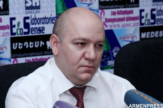 «1000 դրամների» նախագիծը դրական է, մոտեցումն է սխալ. մարդուն պարտադրելը լավագույն ճանապարհը չէ. Վիլեն Խաչատրյան