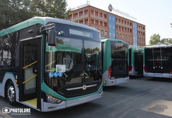 Обнародован график работы автобусов в Ереване в новогодние праздники