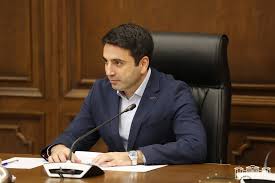 Խոնարհման ու հարգանքի հետ մեկտեղ՝ մենք պարտավոր ենք ապրել. Ալեն Սիմոնյան