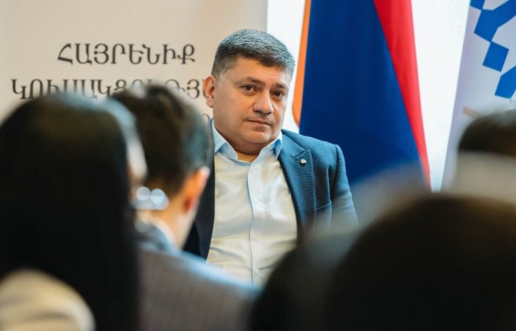 Այն, ինչ այսօր կատարվում է Հայաստանում, լավագույնս նկարագրված է Մեծն Նարեկացու տողերով. Խաչիկ Գալստյան