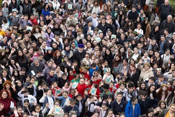 Ամենայն Հայոց Կաթողիկոսը Մայր Աթոռում ընդունել է Հայորդյաց տների սաներին