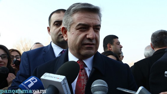 Ինչի՞ ա ձեր մեջ առավոտից նման ագրեսիա, եղանակը ֆանտաստիկ է. Վարչապետը՝ լրագրողներին