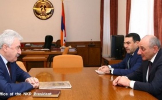 Բակո Սահակյանը ընդունել է Հայաստանի ազգային արխիվի տնօրենին