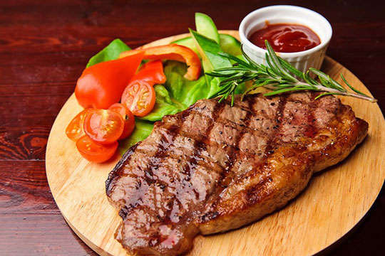 Ինչու կարմիր միսը պետք է ուտել բանջարեղենով