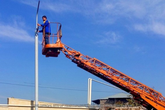 Ամենօրյա աշխատանքներ` Երևանի արտաքին լուսավորության ցանցում