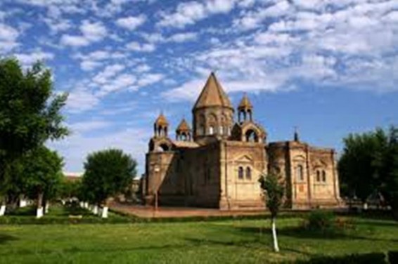 Գարեգին Բ-ն եկեղեցականների նոր նշանակումներ է կատարել