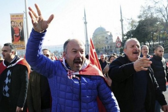 Իմպերիալիստ Ռուսաստան, չքվիր Սիրիայից․ բողոքի ակցիա Ստամբուլում ՌԴ հյուպատոսության առաջ