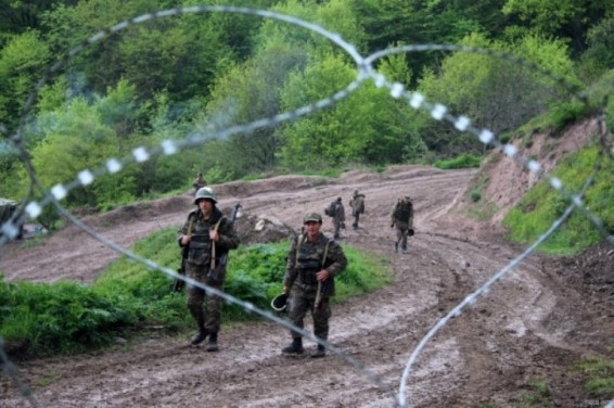 Photo. Առաջնագծի զինվորները