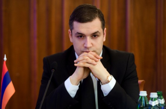 Կազմակերպելու եմ ժողովրդին ու թիմակիցներին դավաճանած կին պատգամավորի քաղաքական թաղումը. Տիգրան Ուրիխանյան