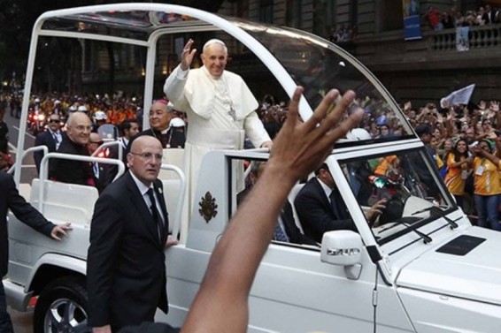 Հռոմի պապը հրաժարվել է զրահապատ ավտոմեքենայով շրջել