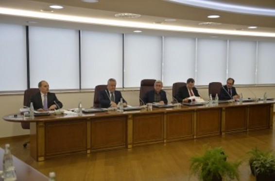 Նախագահը խորհրդակցություն է անցկացրել ԿԲ-ի ղեկավար կազմի հետ