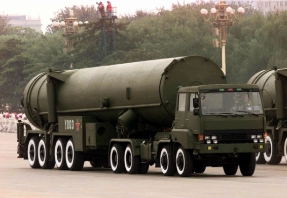 Китай размещает межконтинентальные ракеты у границ России