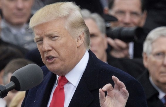 11 лауреатов Нобелевской премии выступили против миграционной политики Трампа