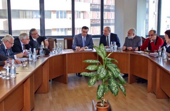 Հանրային խորհրդի ներկայացուցիչներ հանդիպել են Արմեն Ամիրյանի հետ
