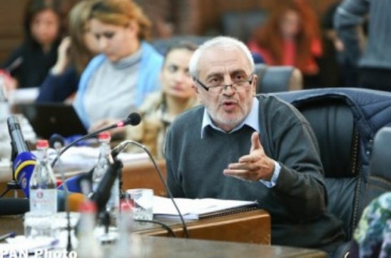 ԱԺ-ում ՀԱԿ-ը ստորագրահավաք է սկսել ապրիլի 2-ին ԱԺ ընտրությունները հետաձգելու հարցով