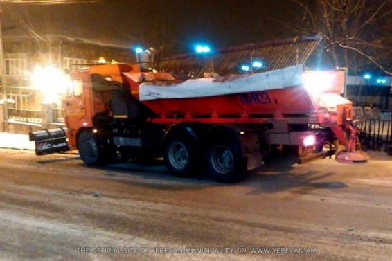 Մայրաքաղաքի փողոցները մշակվում են աղի և ավազի խառնուրդով