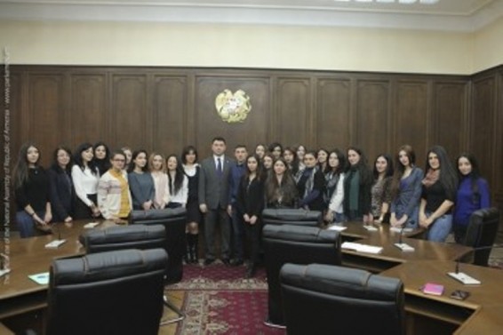 Բաց դասը վարել է ՀՀ ԱԺ փոխնախագահ Էդուարդ Շարմազանովը