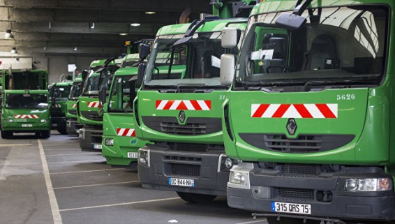 Во Франции неизвестные испортили около 50 мусоровозов за ночь