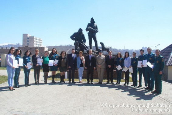 Կատարելագործվում է ՀՀ ԱԻՆ աշխատակիցների անգլերեն լեզվի իմացությունը