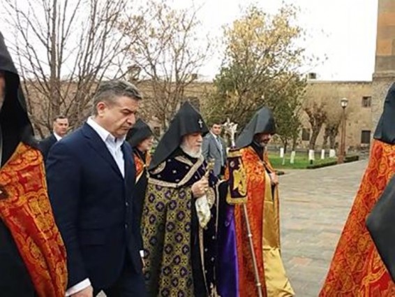 Photo. Մայր Աթոռ սուրբ Էջմիածնում ոգեկոչման արարողությանը մասնակցել է Կարեն Կարապետյանը