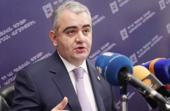Դա ընդհանրապես իրականությանը չի համապատասխանում. Արման Սահակյանը՝ իր անունից բաժանվող հատուկ գրիչների մասին
