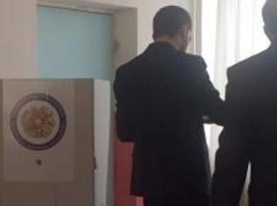 «Անկախ դիտորդ». ընտրողը լուսանկարել է իր քվեաթերթիկը, դիտորդը հայտնաբերել է. դիմել են դատախազություն