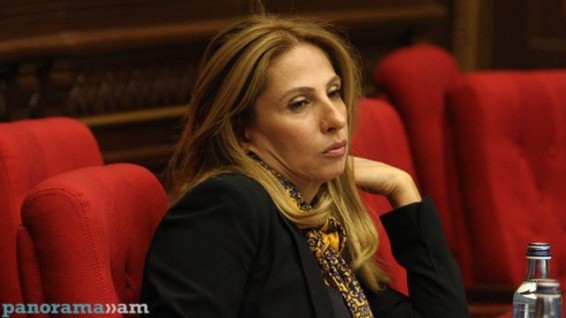 Զարուհի Փոստանջյանը 6 օրով մեկնում է ԱՄՆ