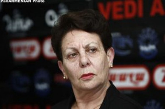 Անահիտ Բախշյանը Զարուհի Փոստանջյանի հետ միասնաբար չի գնա ավագանու ընտրություններին