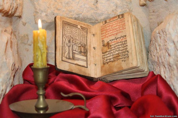 Ավագ Ուրբաթ. պահք, Քրիստոսի չարչարանաց, խաչելության, մահվան ու թաղման հիշատակության օր