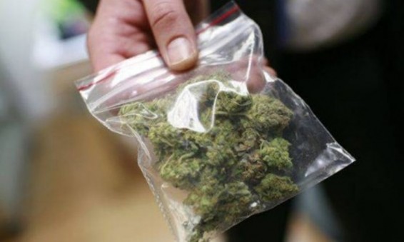 Թմրամիջոցների կամ հոգեմետ (հոգեներգործուն) նյութերի ապօրինի շրջանառությունն առանց իրացնելու նպատակի