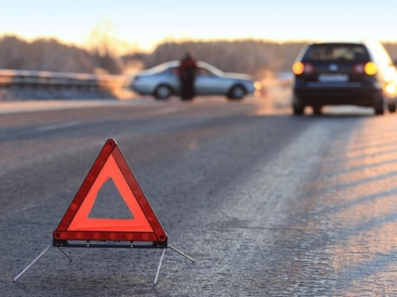 Երեւան-Մեղրի ճանապարհին բախվել են «Միթսուբիշին» եւ «Մերսեդեսը». կա վիրավոր