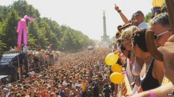 Организаторов Love Parade в Германии будут судить за гибель людей