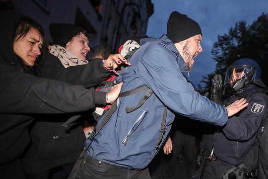 Բեռլինում տեղի է ունեցել բախումներ ոստիկանության և ձախ արմատական խմբավորումների միջև