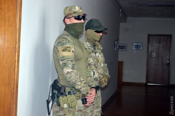 VIDEO. Силовики проводят обыски в офисе Саакашвили