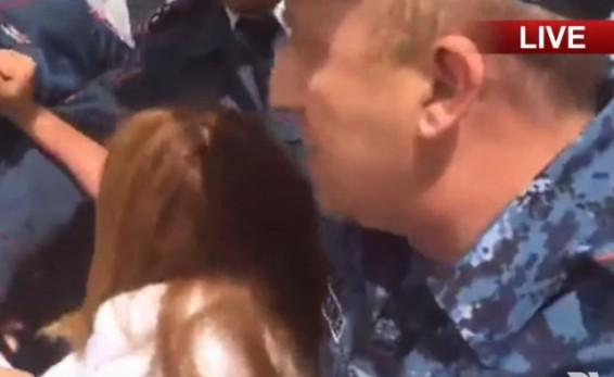 Զարուհի Փոստանջյանի դստերը տեղափոխել են հիվանդանոց