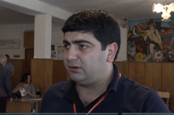 Կուտակումներ չկան. մարդիկ բարևում են իրար, նորմալ, հայավարի հանդիպում են, խոսում. 9/08 ընտրատեղամասի հանձնաժողովի նախագահ