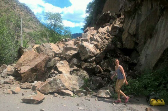 Վանաձոր - Վրաստանի սահման ավտոճանապարհի փլուզված հատվածում երթևեկությունը միակողմանի վերականգնվել է