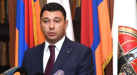 «Ֆանտաստիկ արձան է». Էդուարդ Շարմազամովը՝ Նժդեհի արձանի մասին