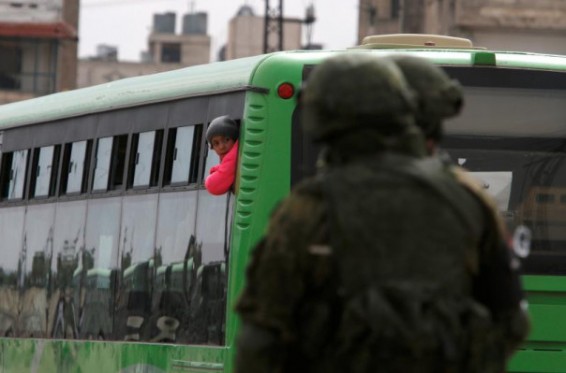 Սիրիացի ընդդիմադիրների վերջին խումբը հեռանում է Հոմսից